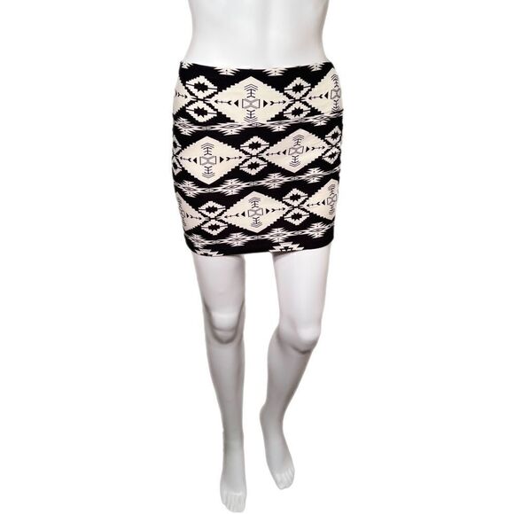 NWOT Stretch Bodycon Skirt  - Picture 1 of 8